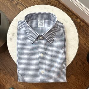 Brooks Brothers Gray and White Checkered Shirt Original packaging 15.5 Neck 34